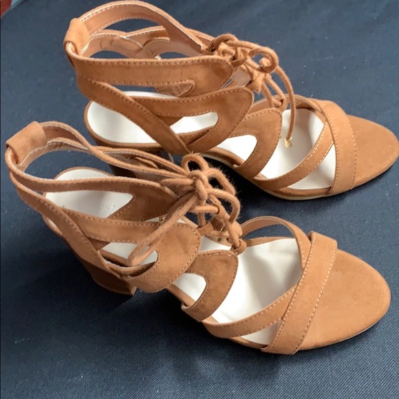 🧡 Laced Up Suede Heels 🧡 - Picture 4 of 6